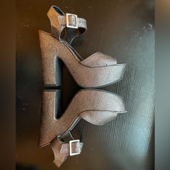 Height Heel Brazilian Sandals - Picture 5 of 13